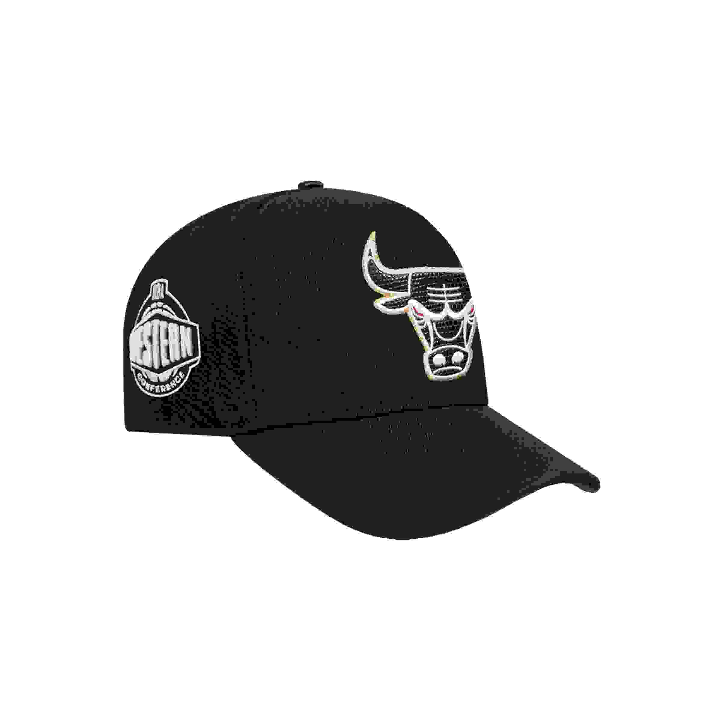 Pro Standard Chicago Bulls Met Black/Gold Snapback Hat